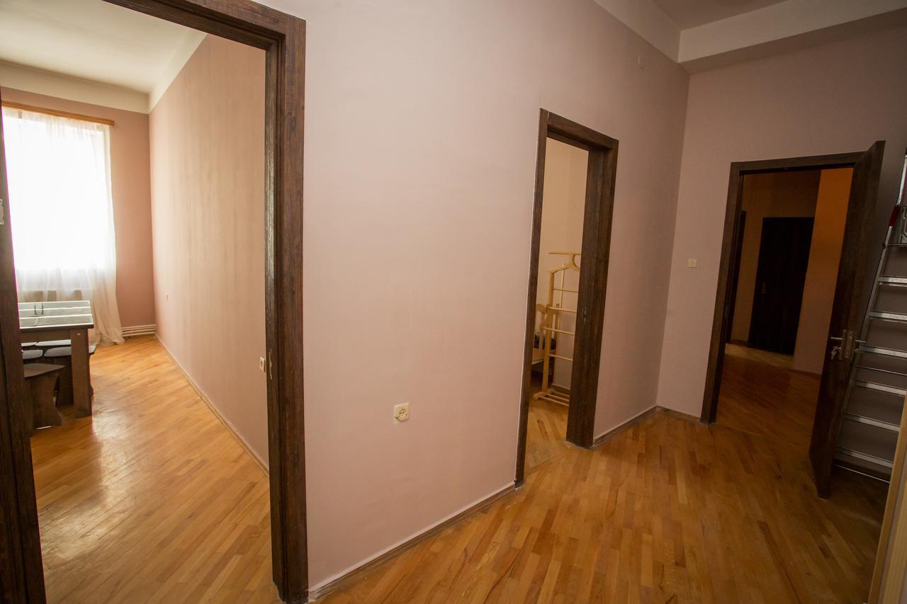 Guesthouse Hillside Tbilisi Esterno foto